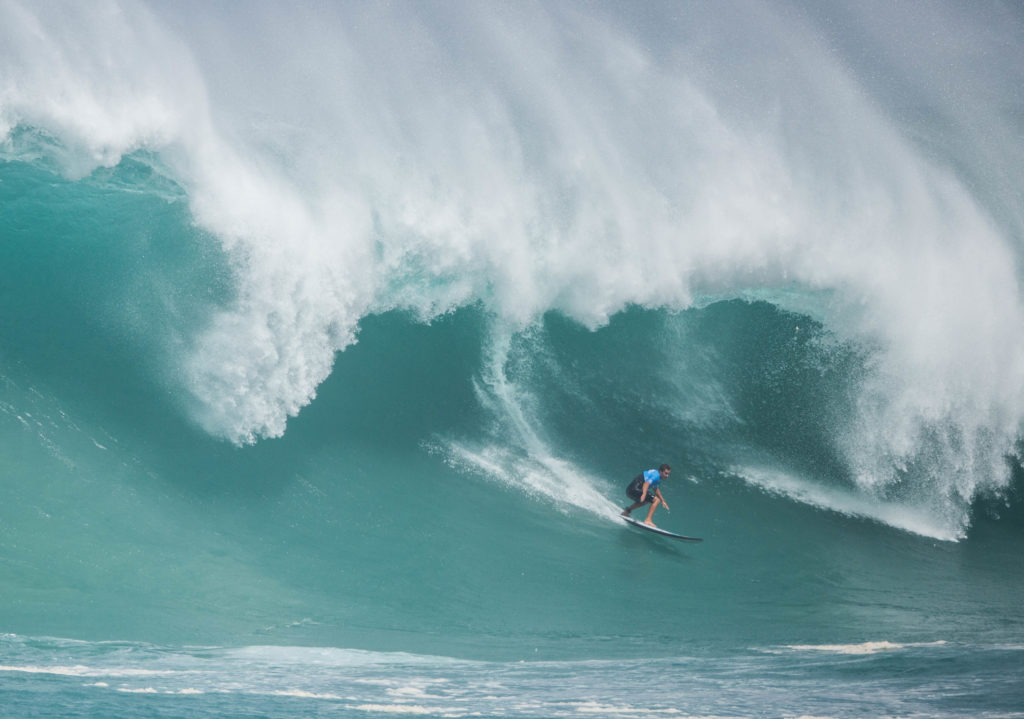 Eddie_Aikau_Big_Wave_Invitational_Surf_Contest_Waimea_Bay_Hawaii