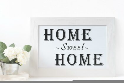 Faith with Feet-Home sweet home sign with flower
